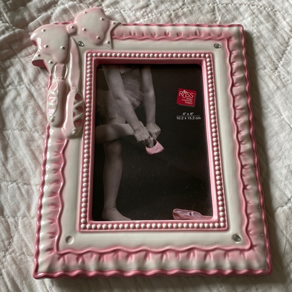 FREE*** Russ Ballet Photo Frame - Picture 1 of 4